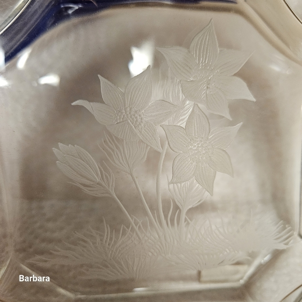 Aida Large Art Glass Perfume Bottle with Etched Lilies - Picture 2 of 9